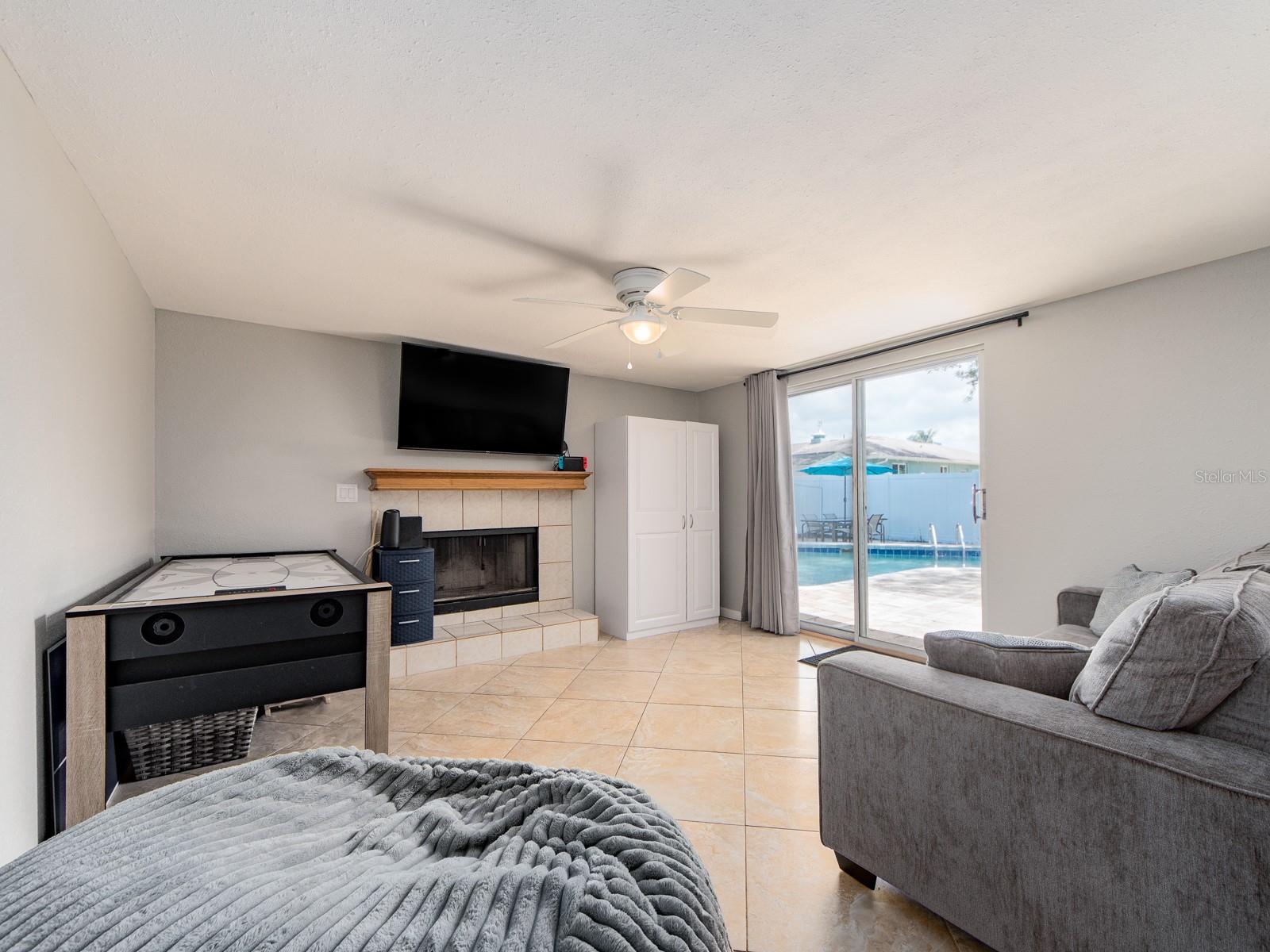 Image 27 of 38 For 1678 Algonquin Drive