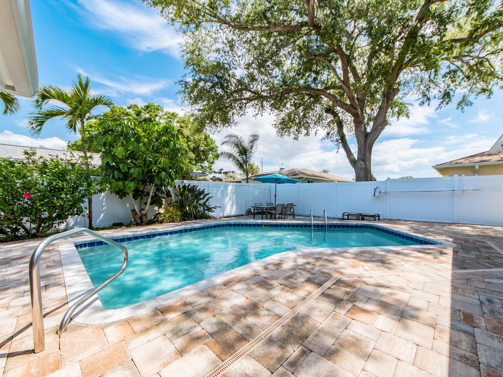 Image 28 of 38 For 1678 Algonquin Drive