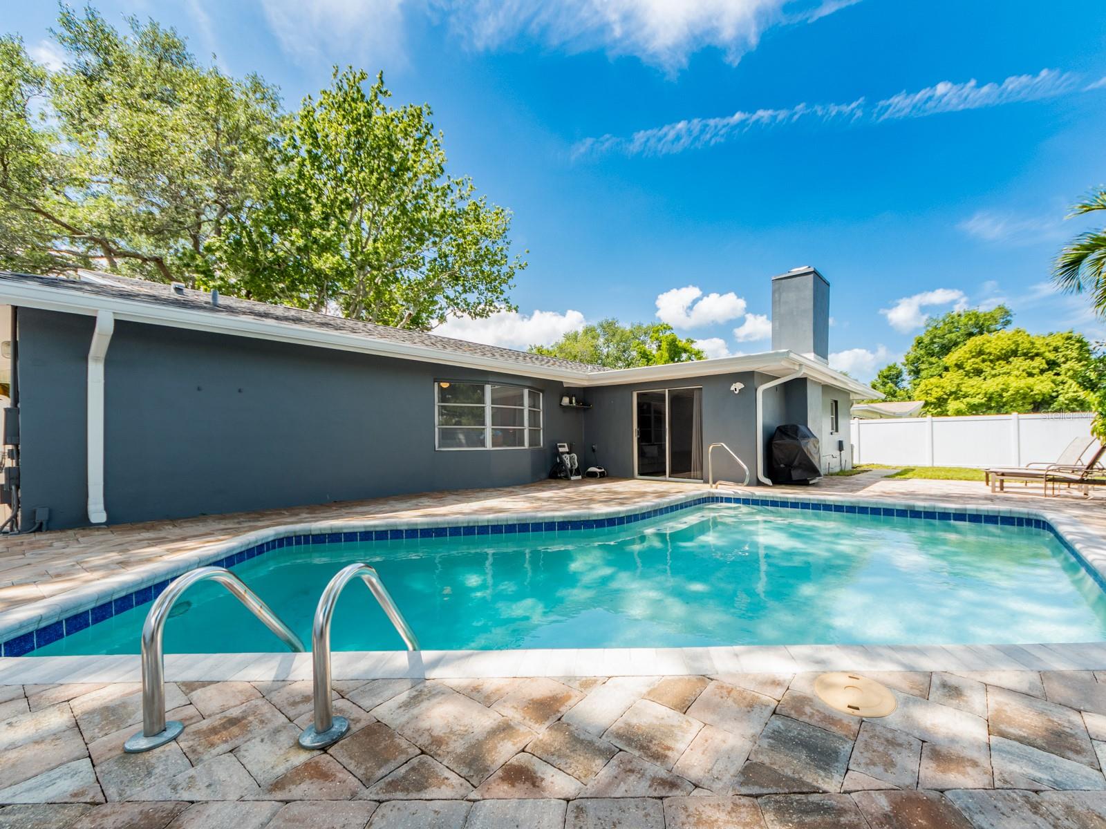 Image 31 of 38 For 1678 Algonquin Drive