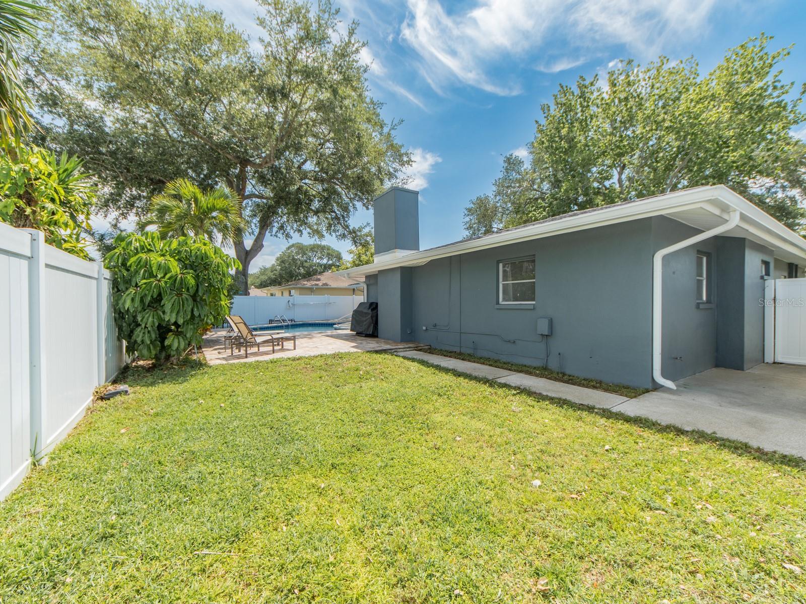 Image 32 of 38 For 1678 Algonquin Drive