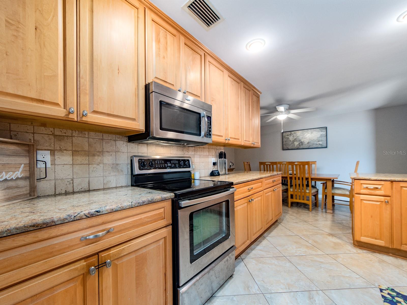 Image 8 of 38 For 1678 Algonquin Drive