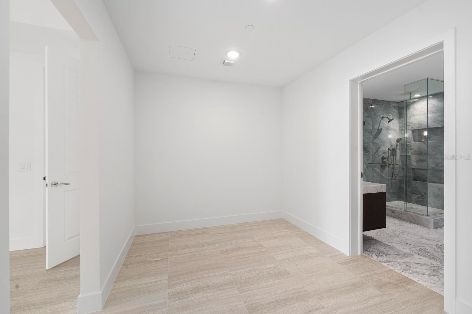 Image 17 of 58 For 3015 Ysabella Avenue 1602