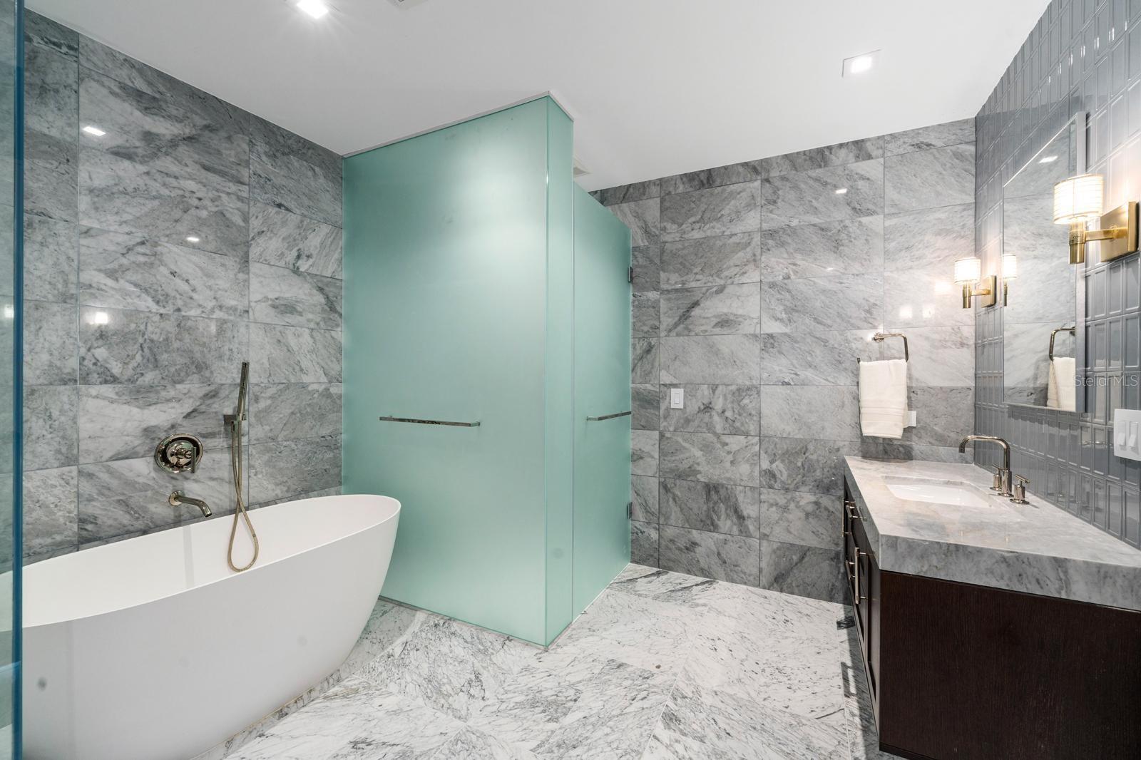 Image 20 of 58 For 3015 Ysabella Avenue 1602