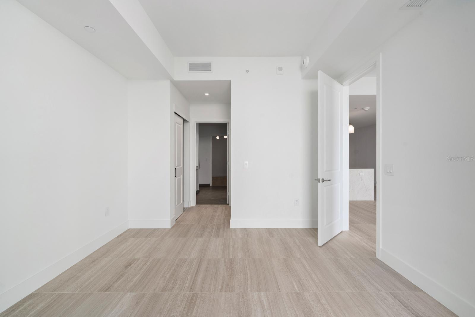 Image 23 of 58 For 3015 Ysabella Avenue 1602