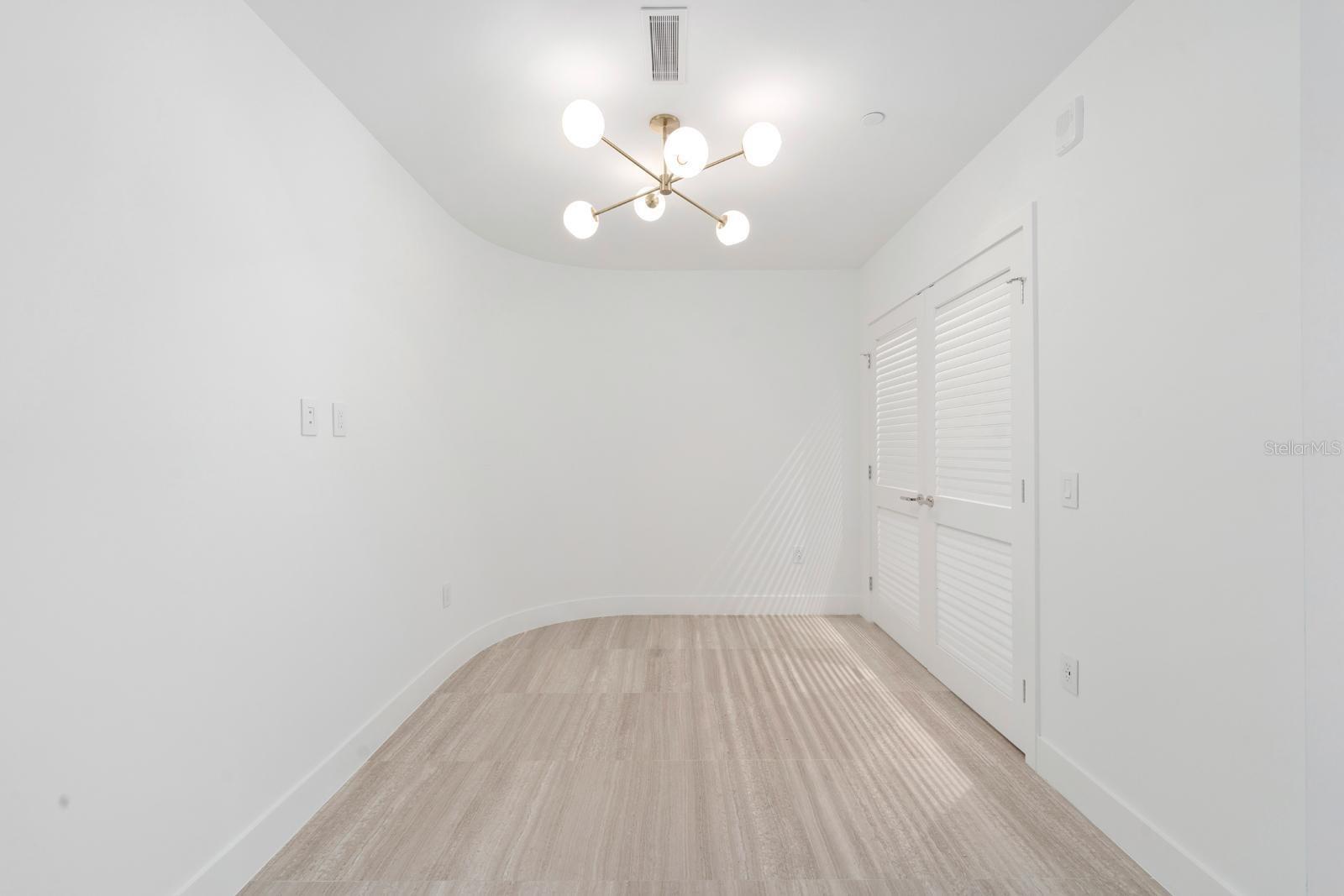 Image 25 of 58 For 3015 Ysabella Avenue 1602