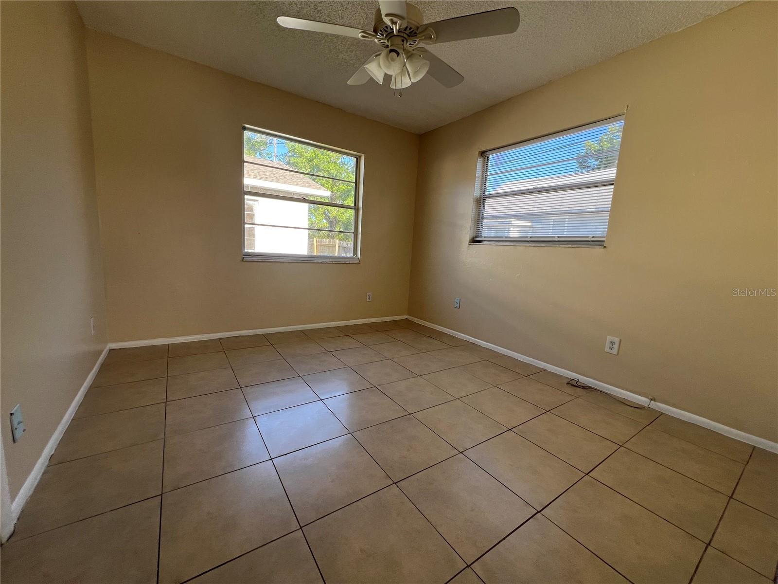 Listing photo id 8 for 2983 62nd Avenue N