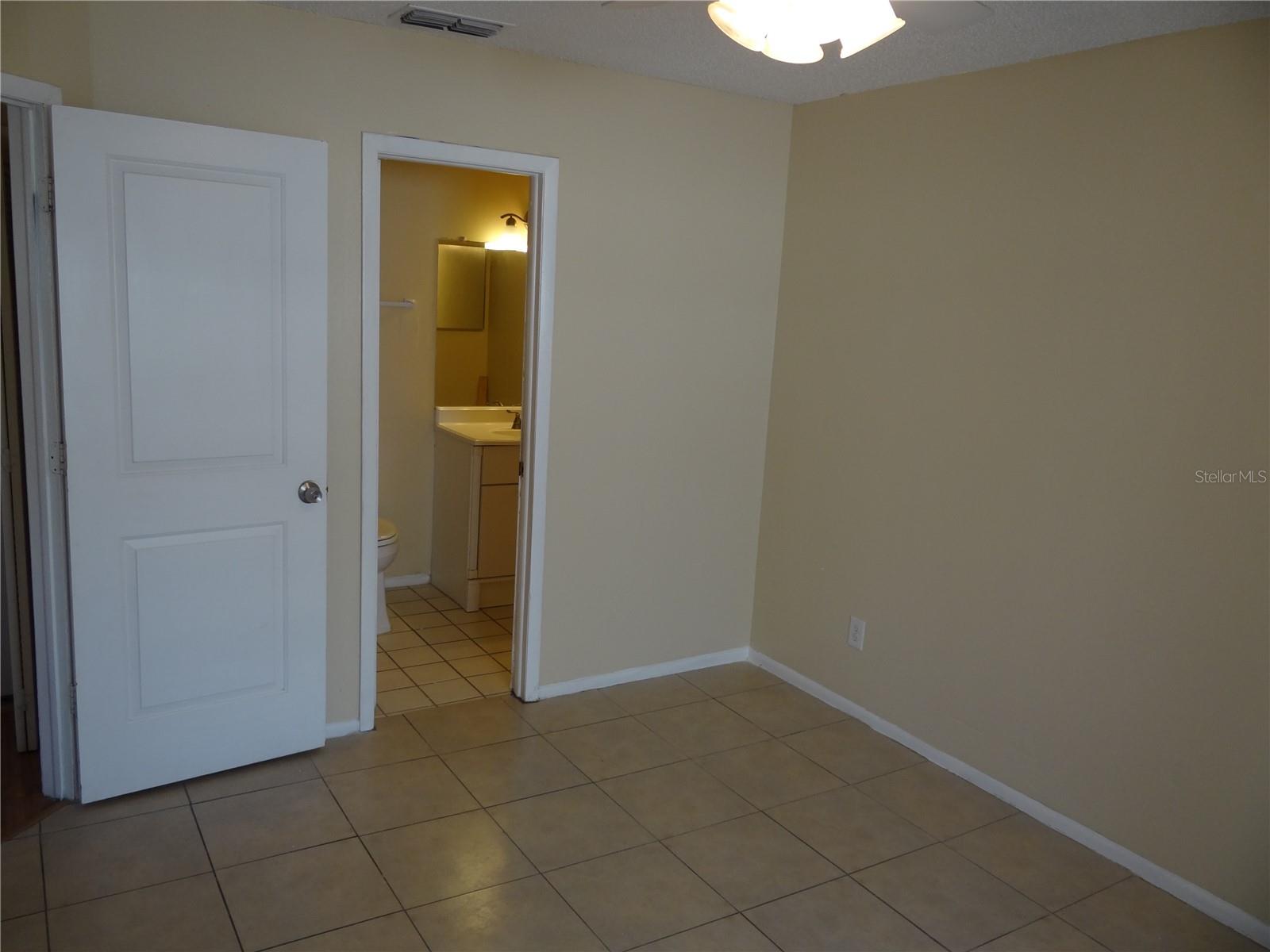 Listing photo id 10 for 2983 62nd Avenue N