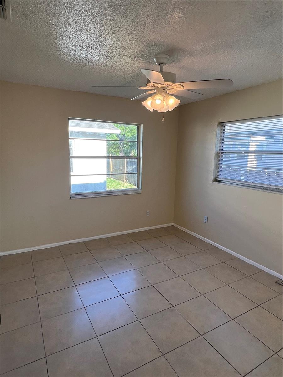 Listing photo id 12 for 2983 62nd Avenue N