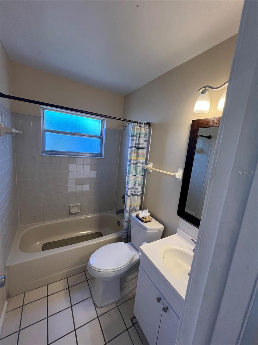 Listing photo id 14 for 2983 62nd Avenue N