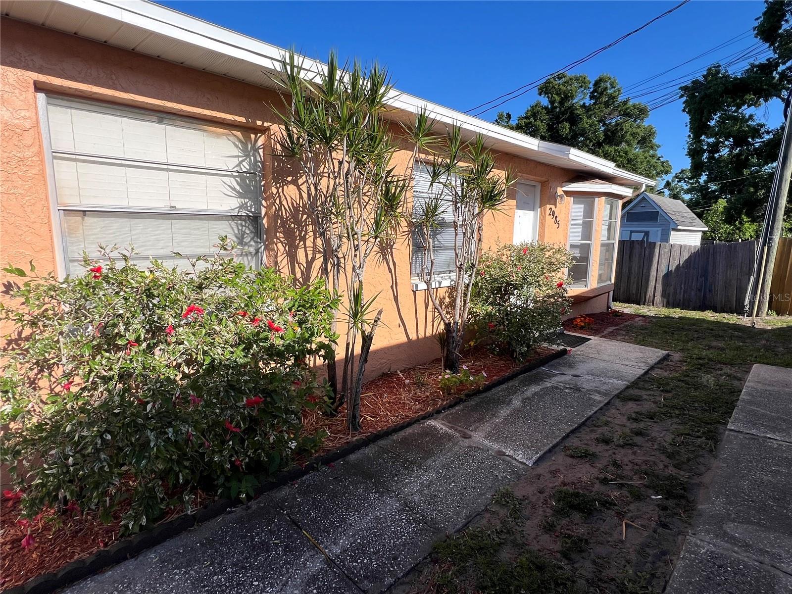 Listing photo id 0 for 2983 62nd Avenue N