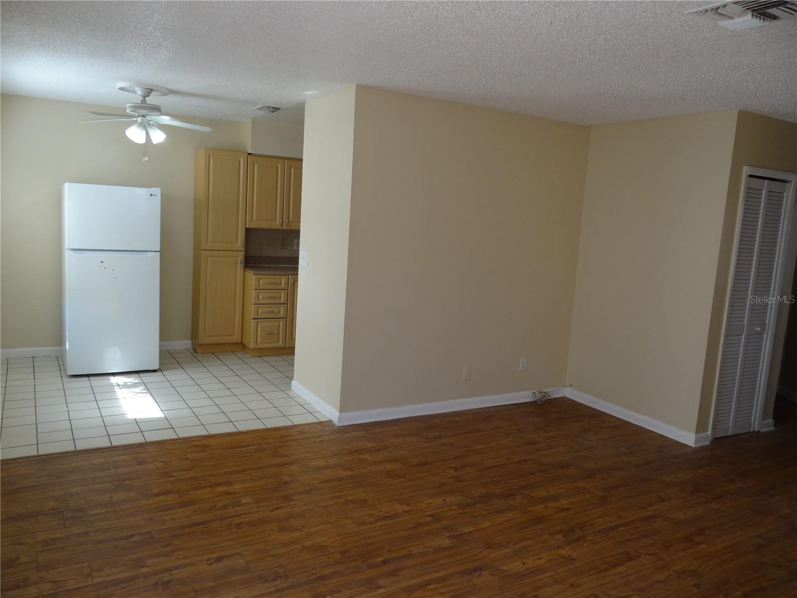 Listing photo id 2 for 2983 62nd Avenue N