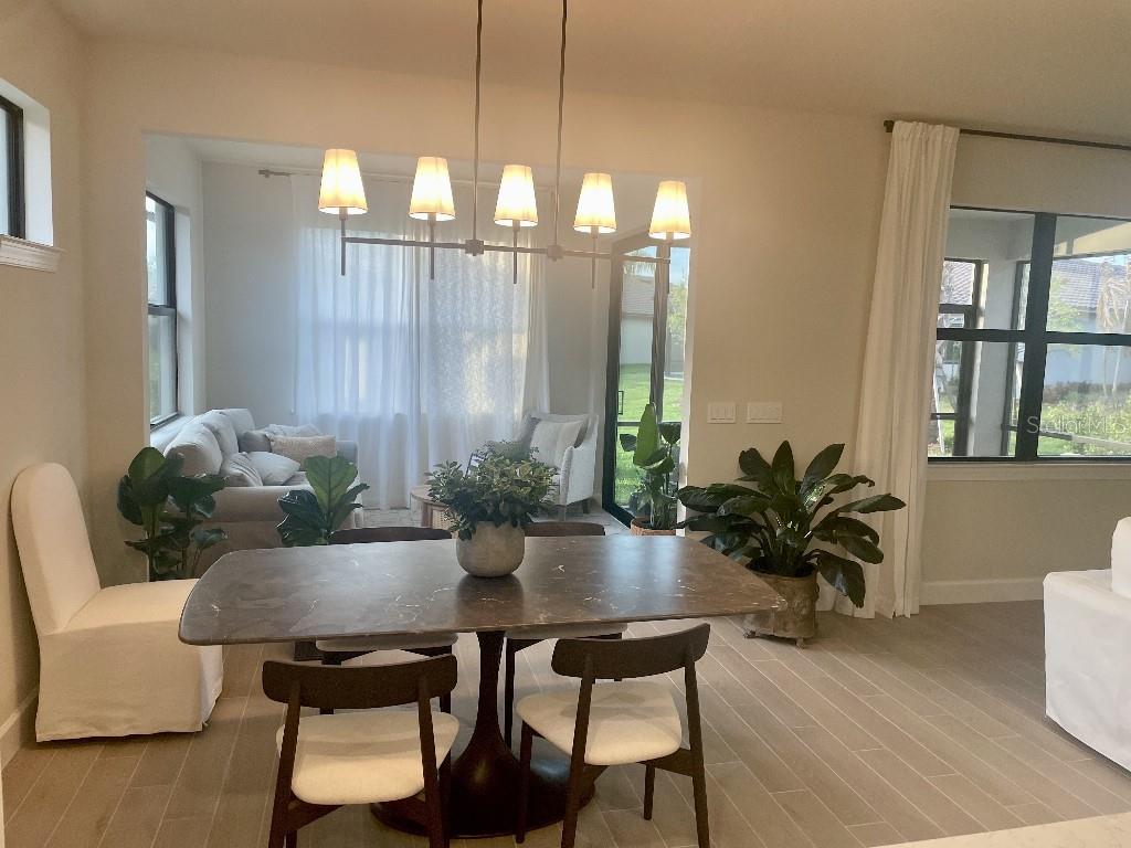 Image 18 of 38 For 4012 Basket Oak Circle