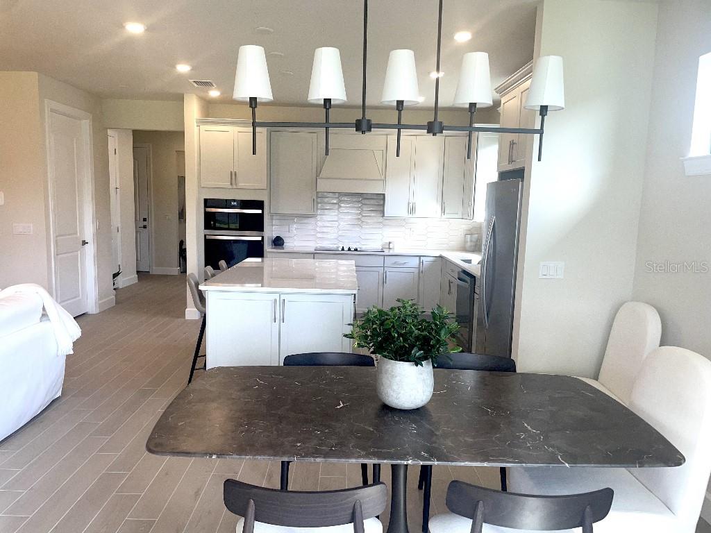 Image 20 of 38 For 4012 Basket Oak Circle