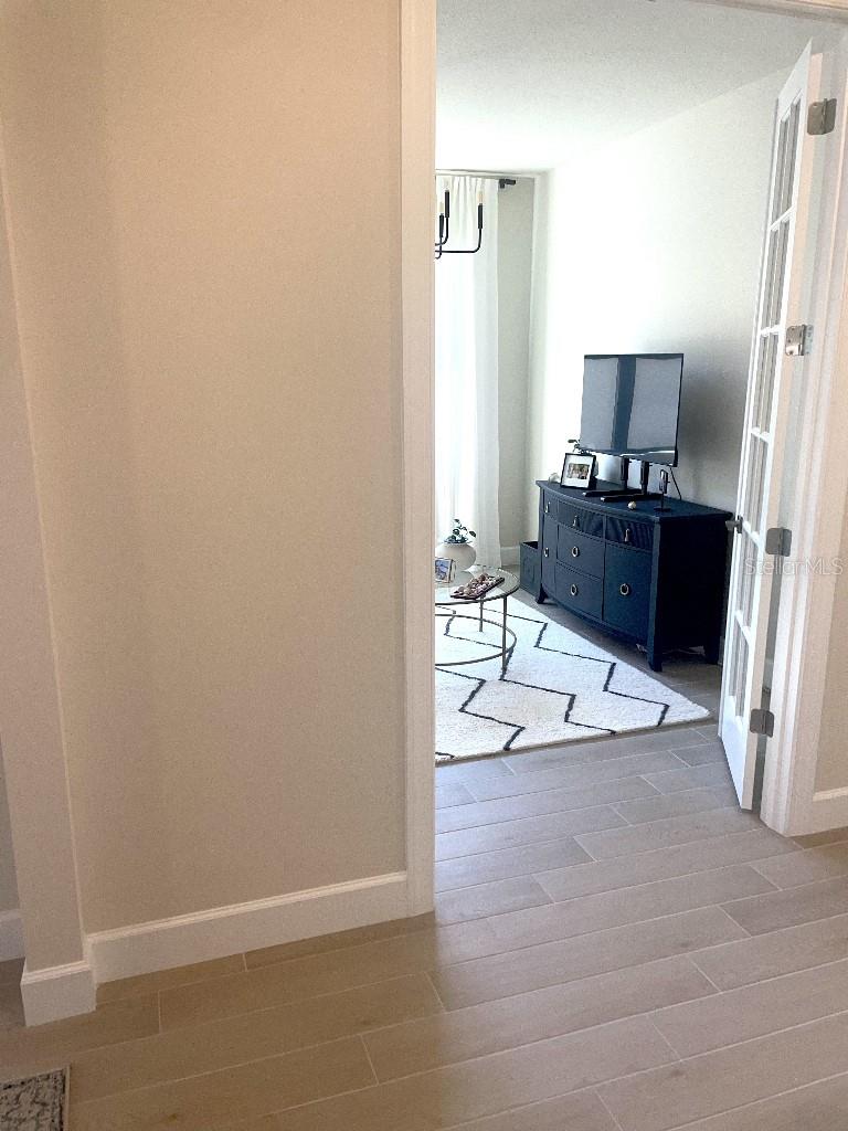 Image 9 of 38 For 4012 Basket Oak Circle