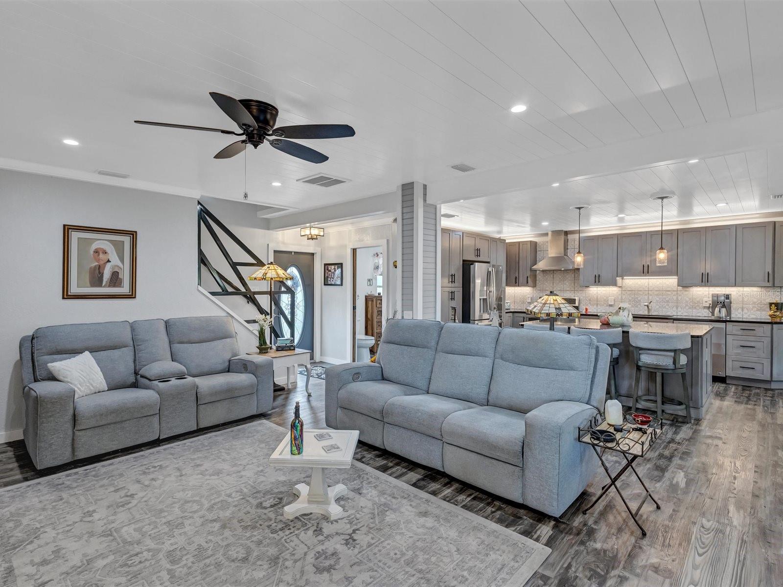 Image 12 of 68 For 7581 Cumberland Road 7