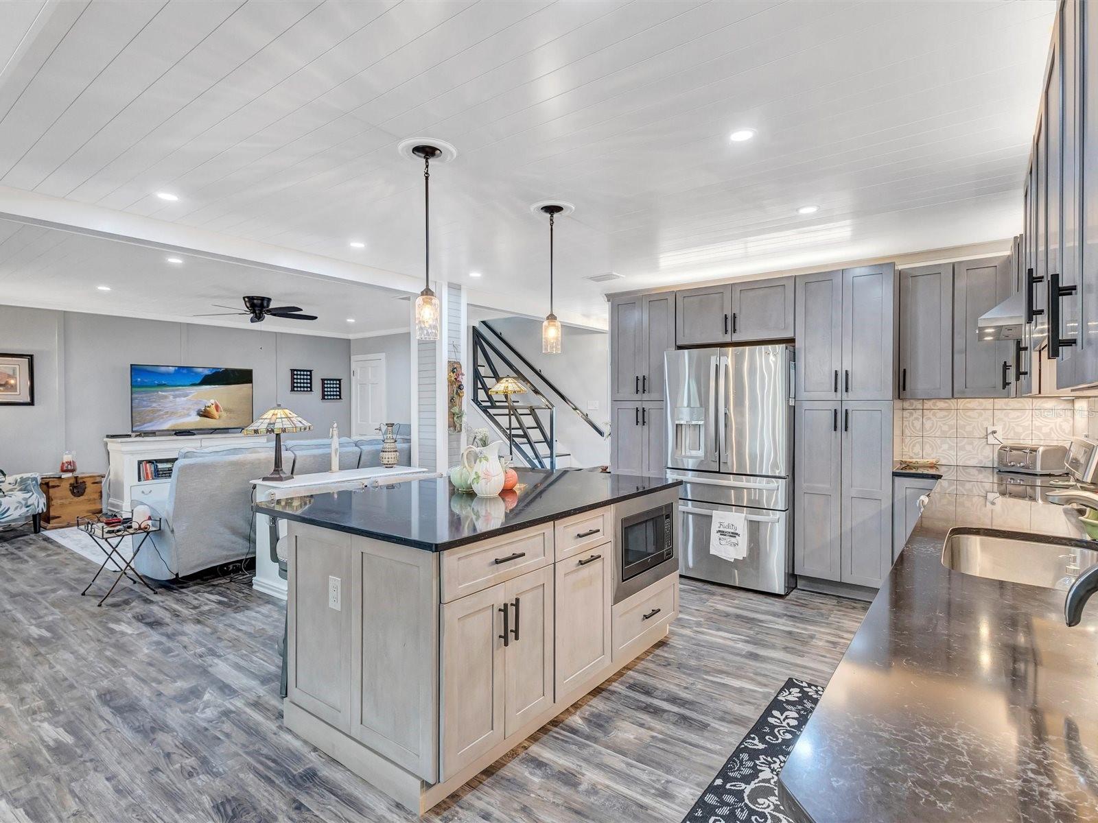 Image 17 of 68 For 7581 Cumberland Road 7