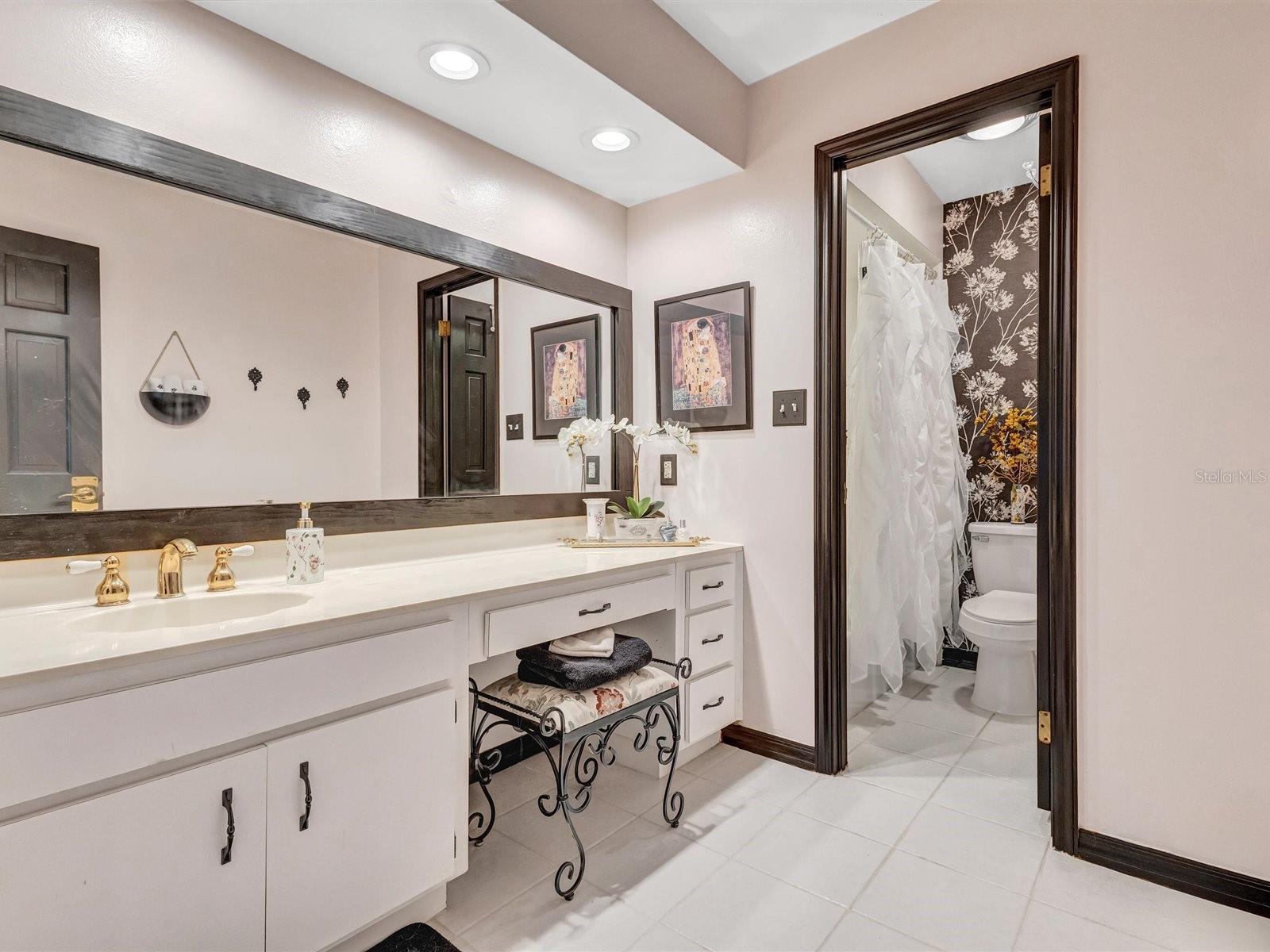 Image 31 of 68 For 7581 Cumberland Road 7