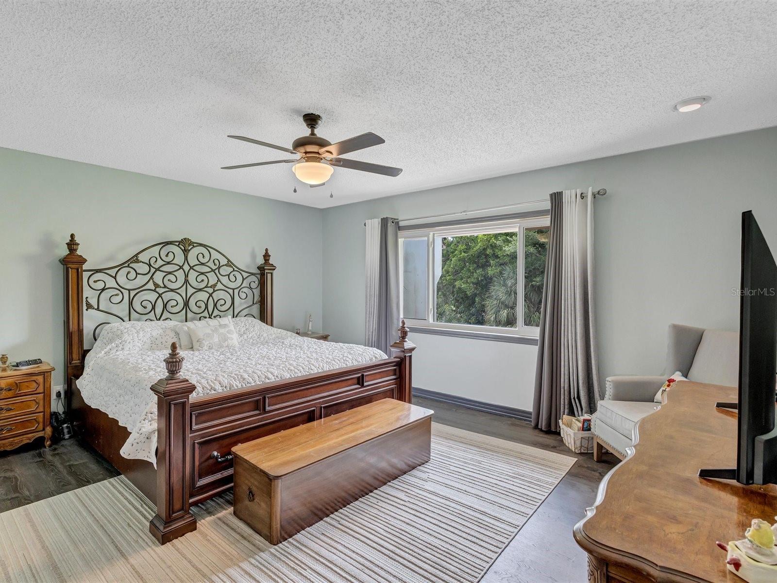 Image 34 of 68 For 7581 Cumberland Road 7