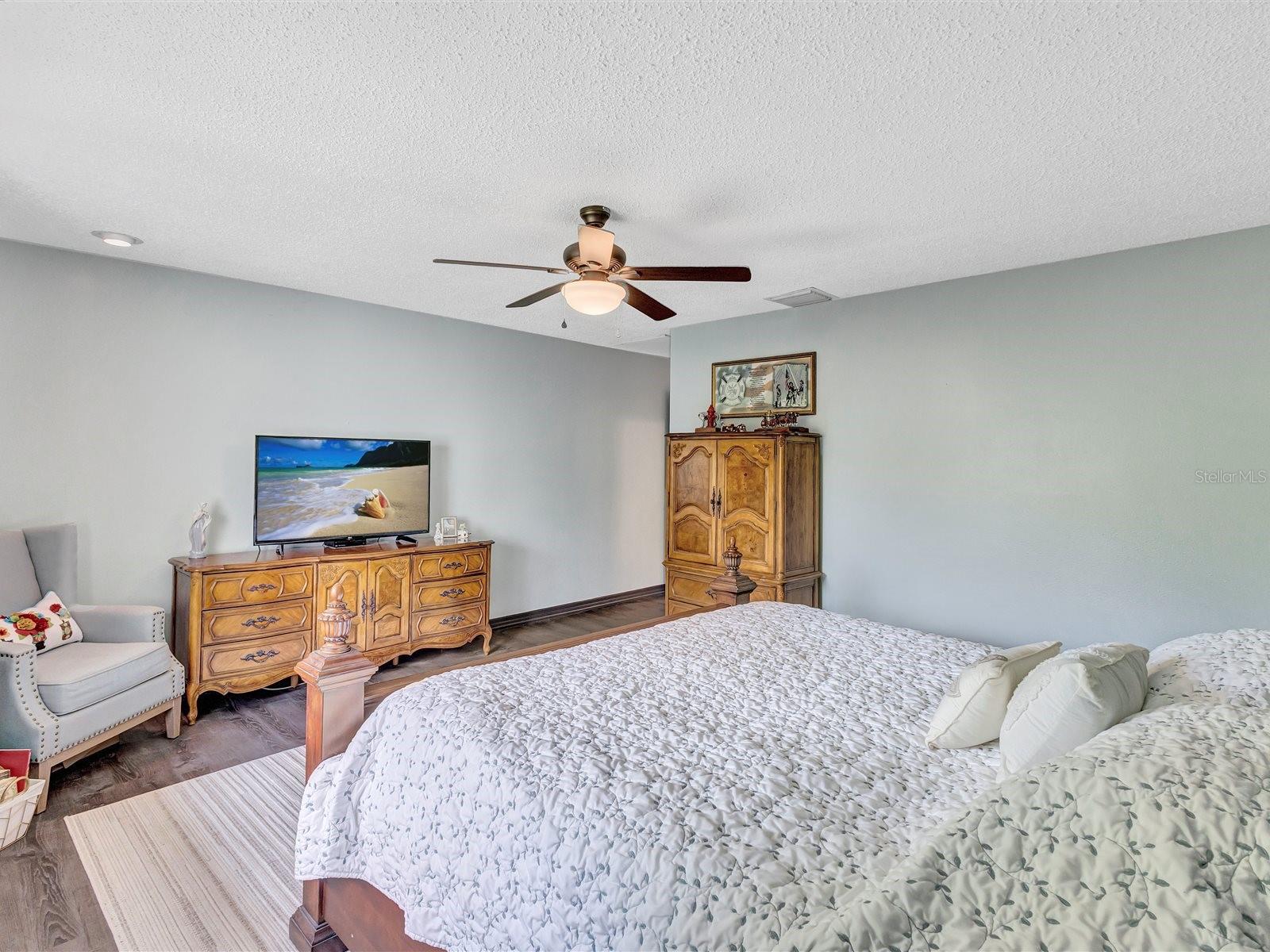Image 35 of 68 For 7581 Cumberland Road 7
