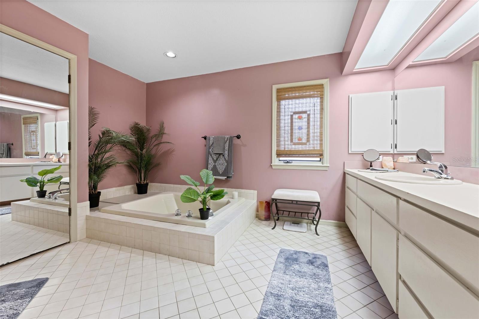 Image 34 of 56 For 5 Chinkapin Circle