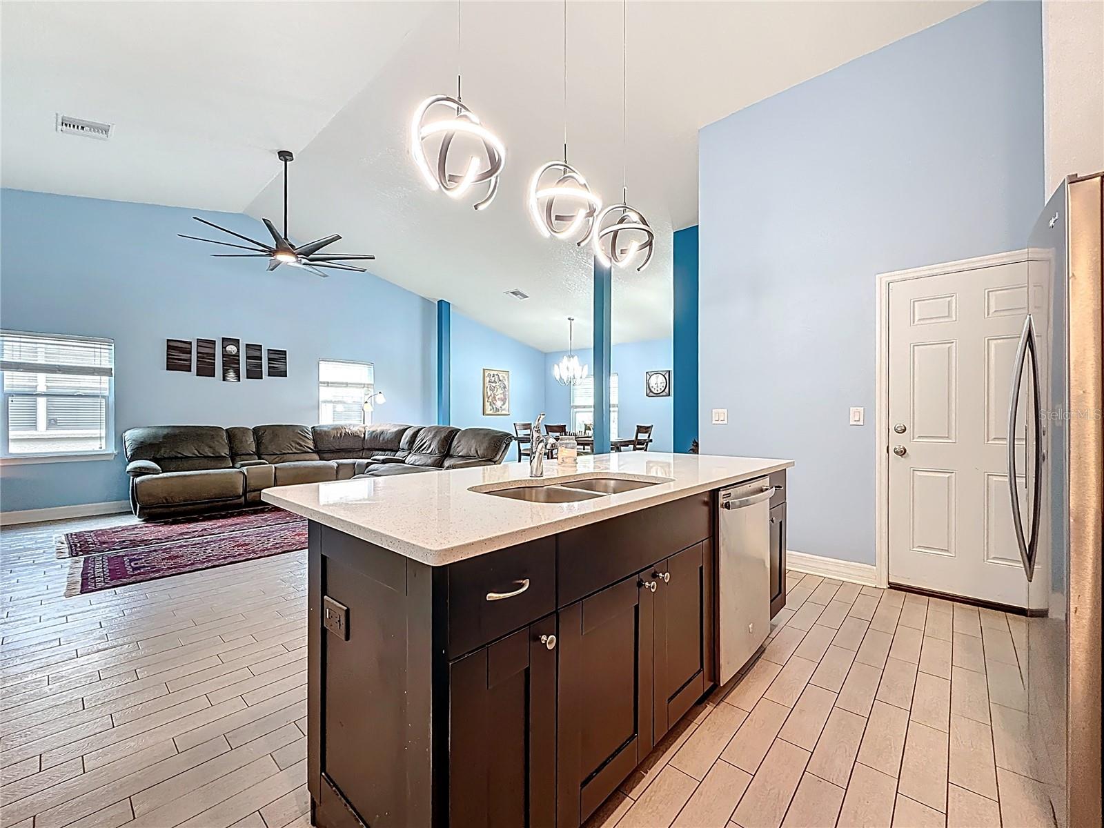 Image 11 of 33 For 1590 Burns Drive