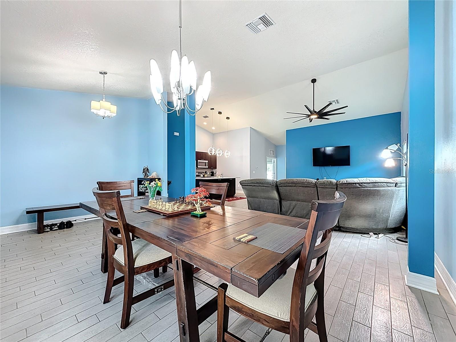 Image 13 of 33 For 1590 Burns Drive