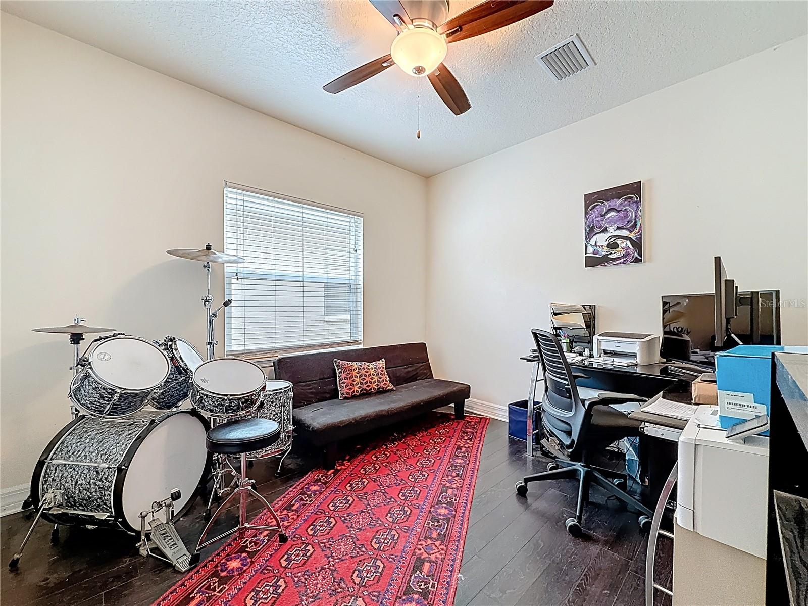 Image 21 of 33 For 1590 Burns Drive