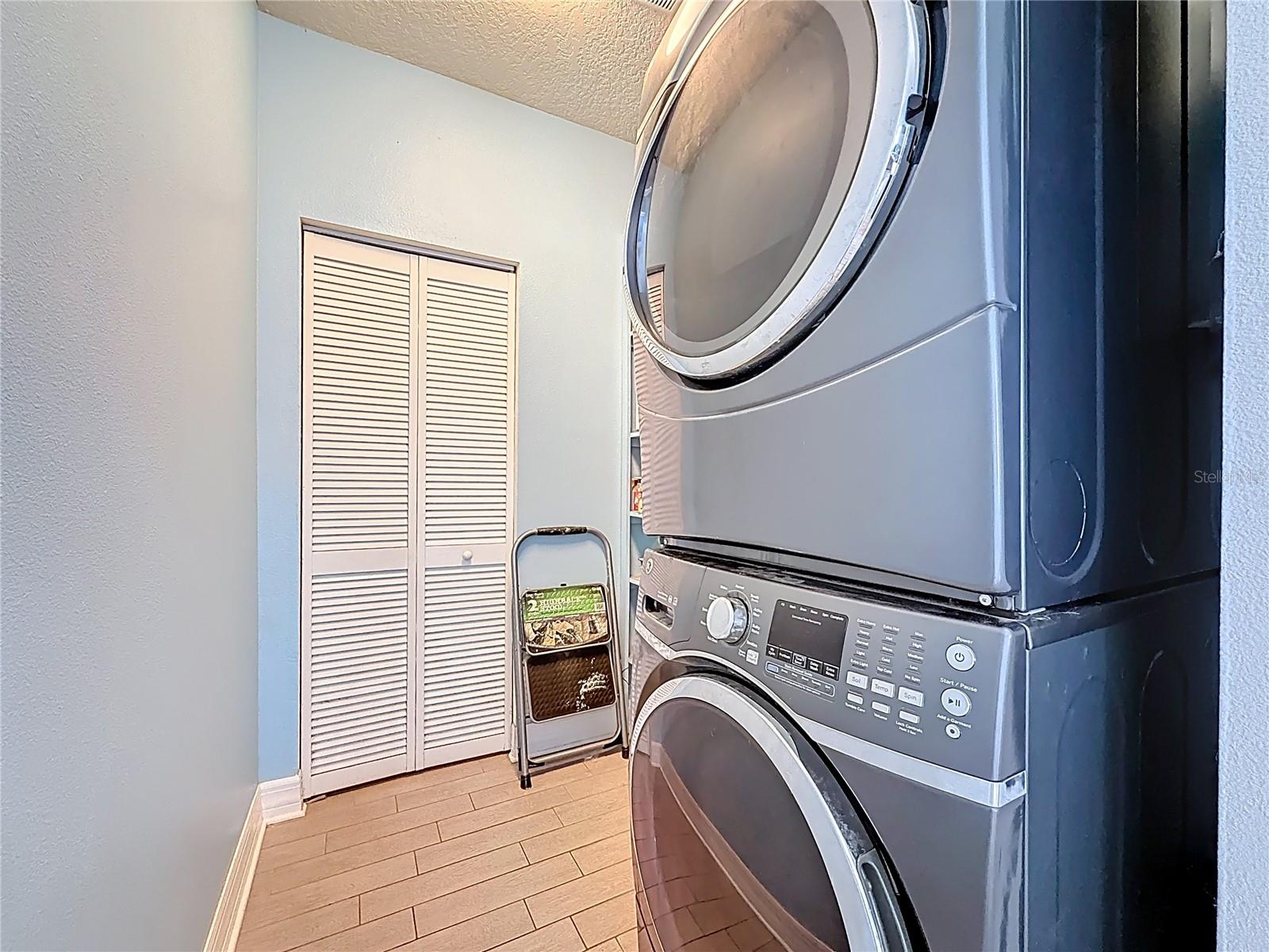 Image 24 of 33 For 1590 Burns Drive