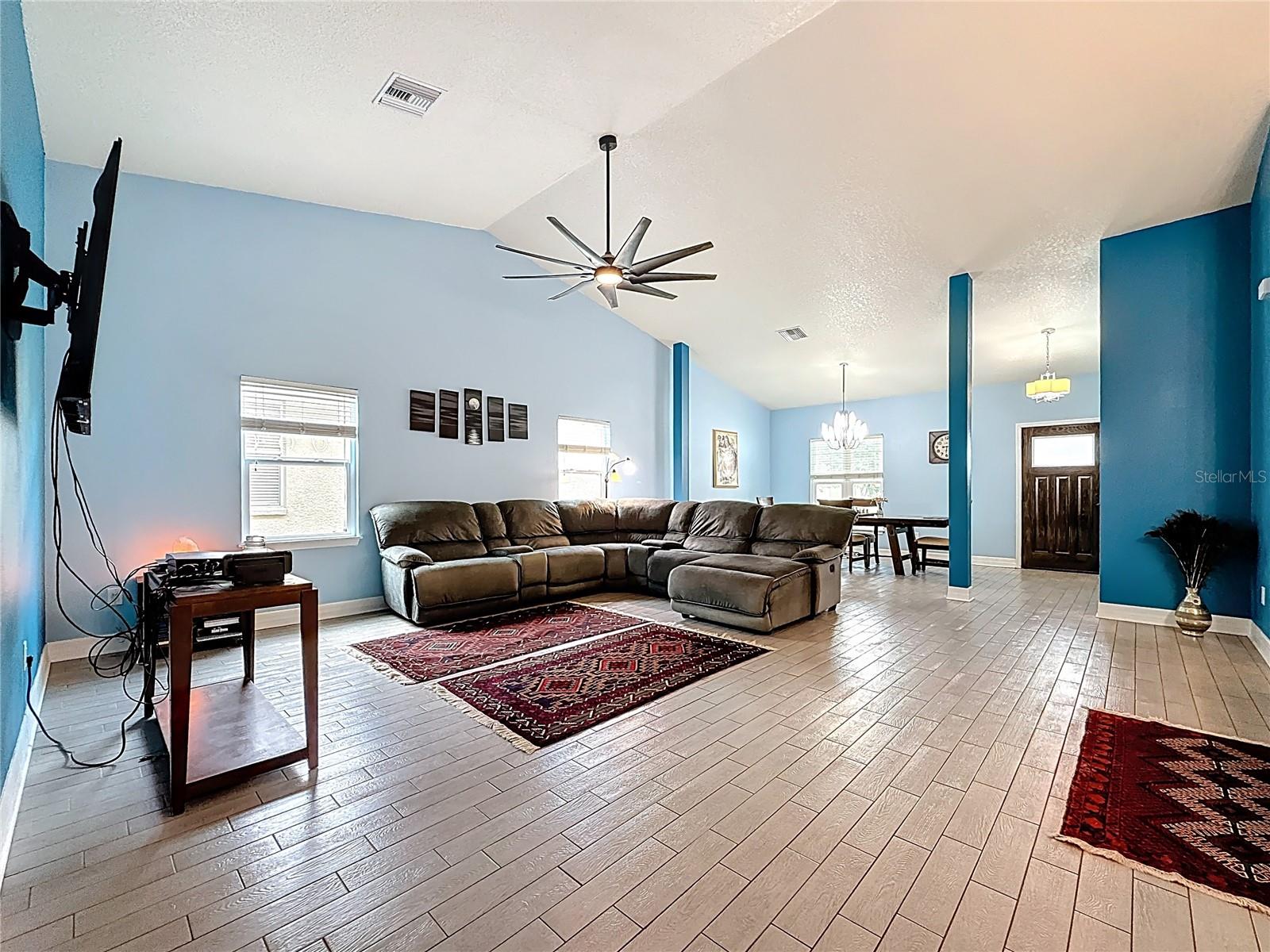 Image 7 of 33 For 1590 Burns Drive