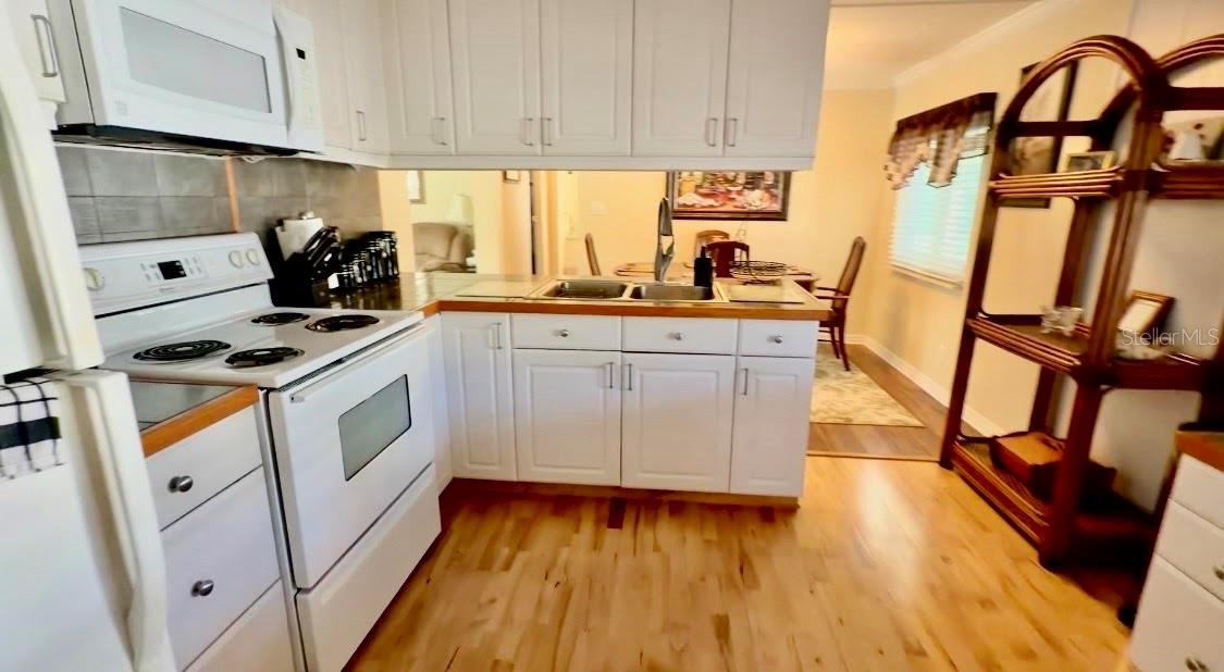 Image 14 of 43 For 6448 Richard Drive