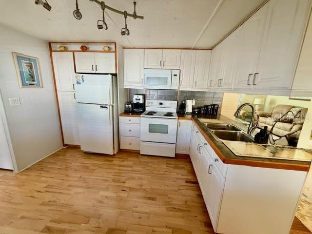 Image 15 of 43 For 6448 Richard Drive