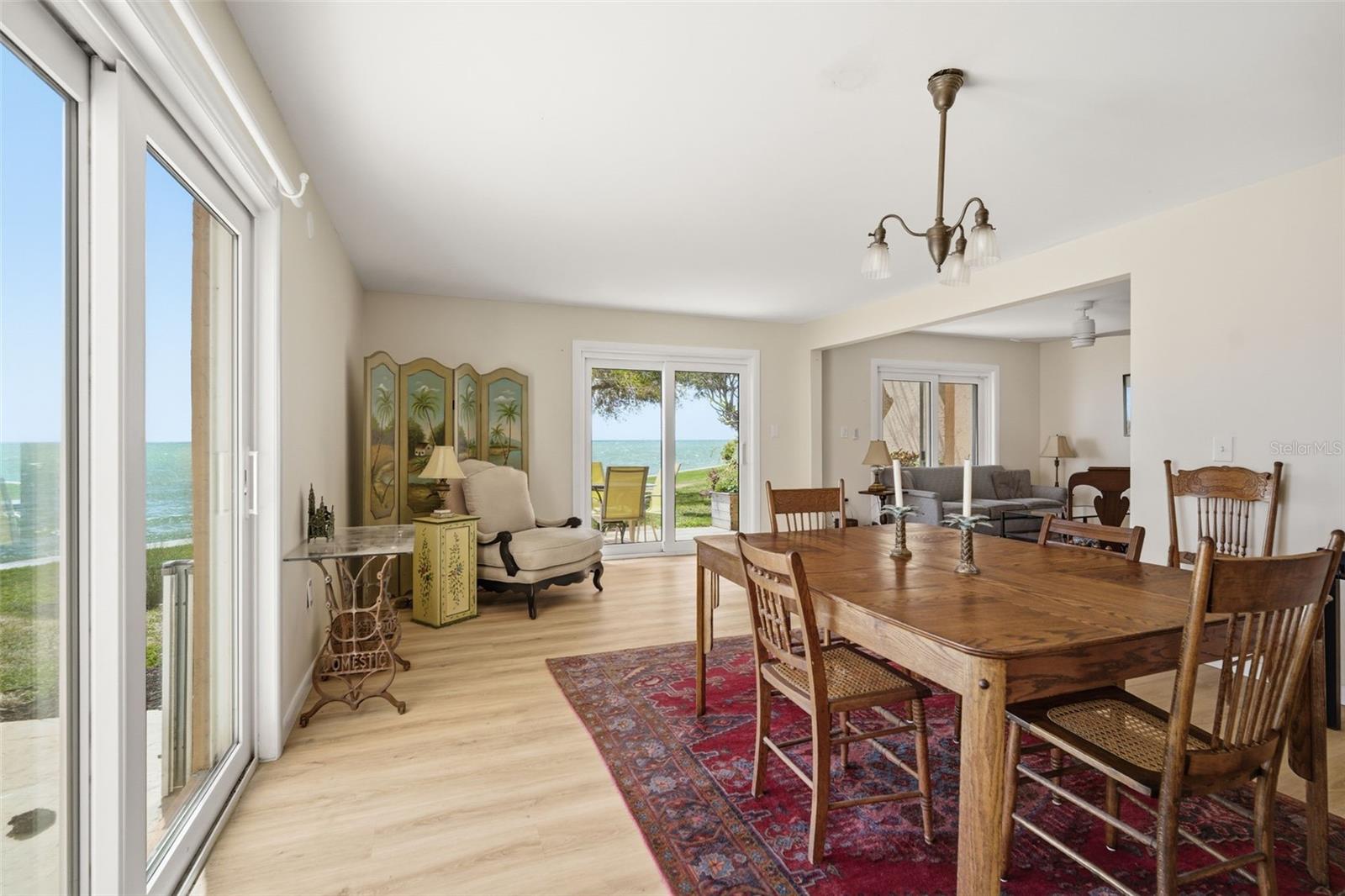 Image 13 of 63 For 7400 Sunshine Skyway Lane S 121