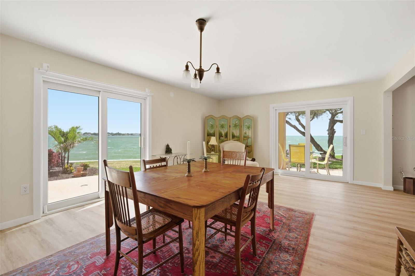 Image 14 of 63 For 7400 Sunshine Skyway Lane S 121