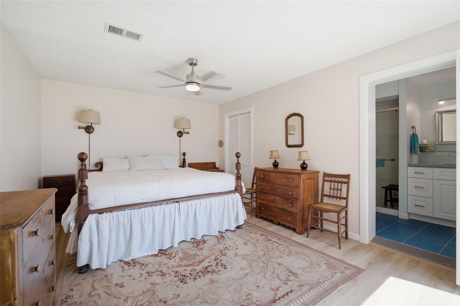 Image 27 of 63 For 7400 Sunshine Skyway Lane S 121