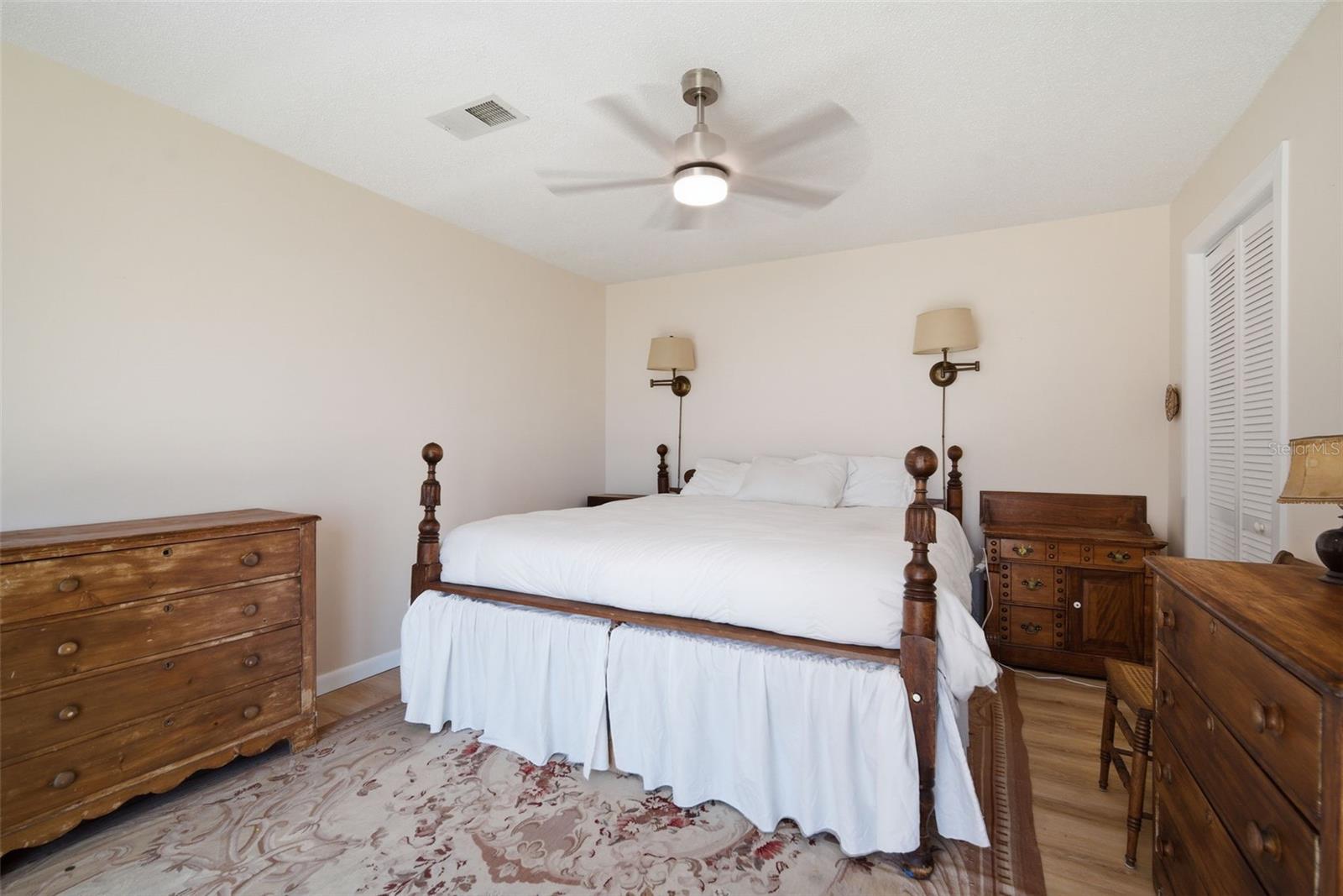 Image 28 of 63 For 7400 Sunshine Skyway Lane S 121