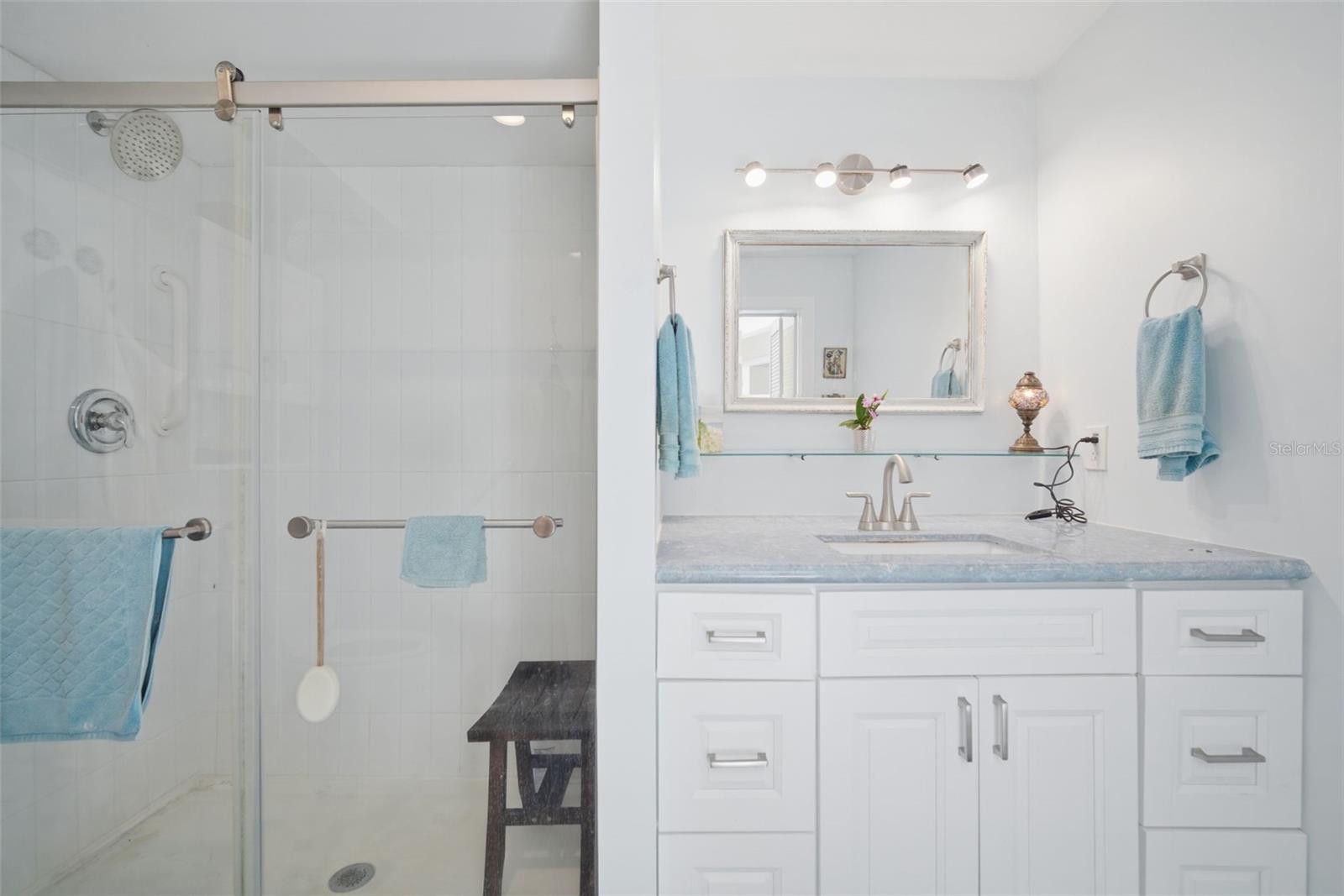 Image 33 of 63 For 7400 Sunshine Skyway Lane S 121