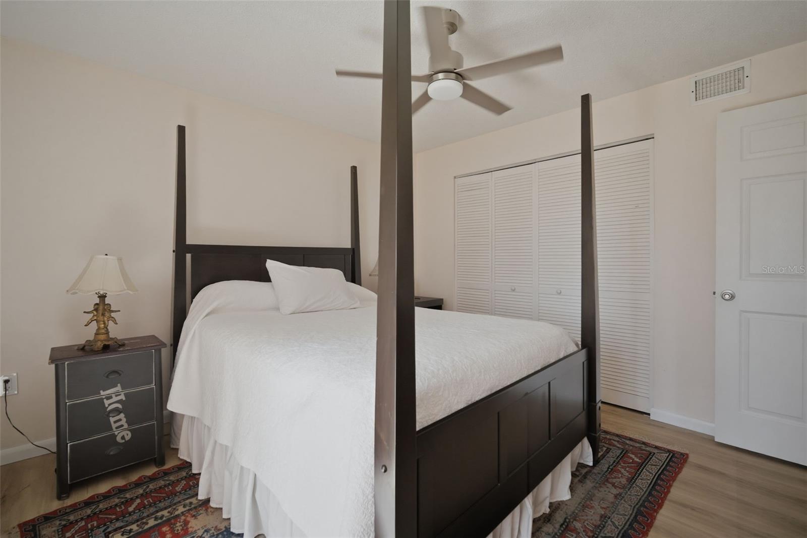 Image 36 of 63 For 7400 Sunshine Skyway Lane S 121