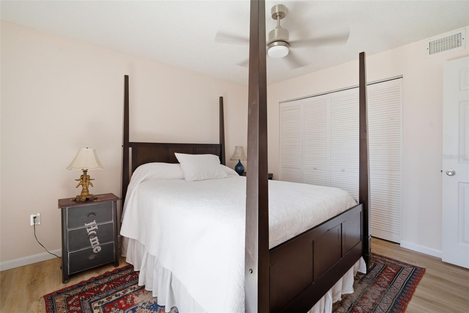 Image 37 of 63 For 7400 Sunshine Skyway Lane S 121