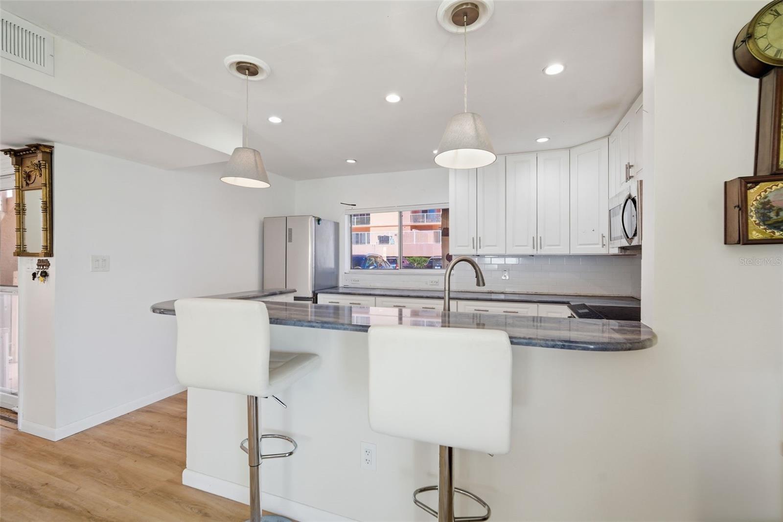 Image 4 of 63 For 7400 Sunshine Skyway Lane S 121