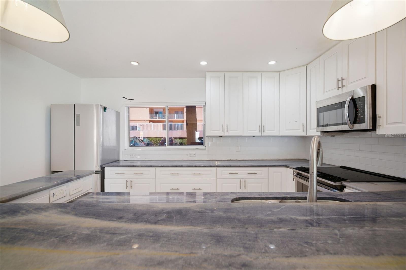 Image 6 of 63 For 7400 Sunshine Skyway Lane S 121