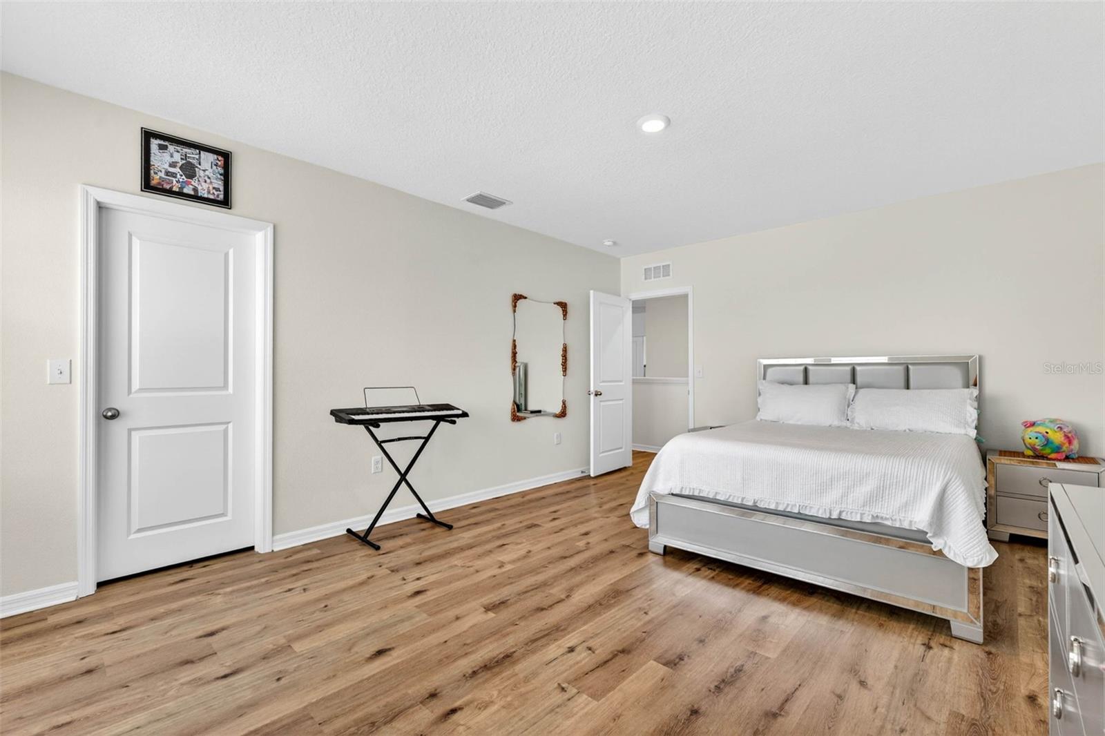 Image 11 of 64 For 16946 Oval Rum Drive