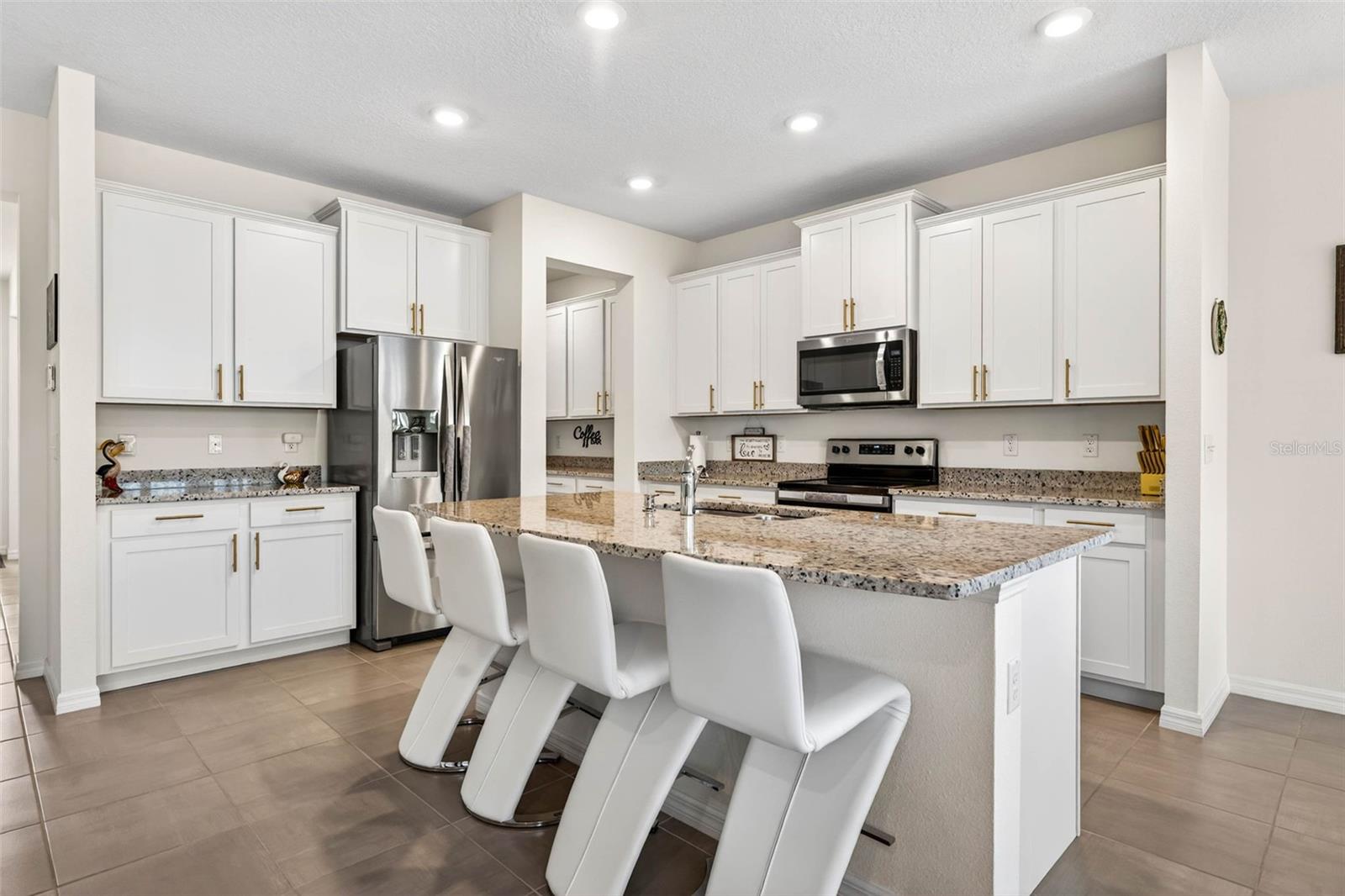 Image 3 of 64 For 16946 Oval Rum Drive