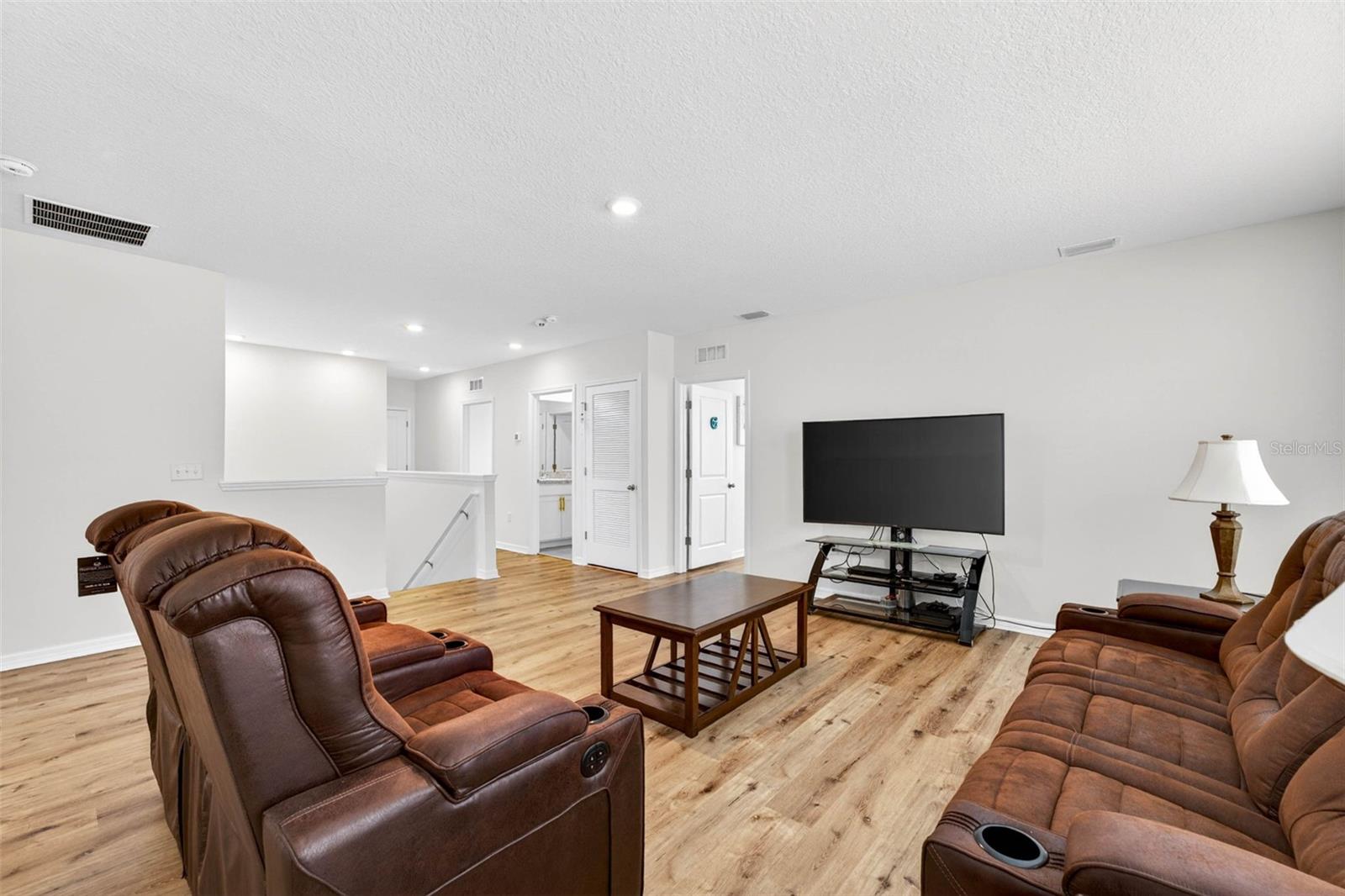 Image 34 of 64 For 16946 Oval Rum Drive