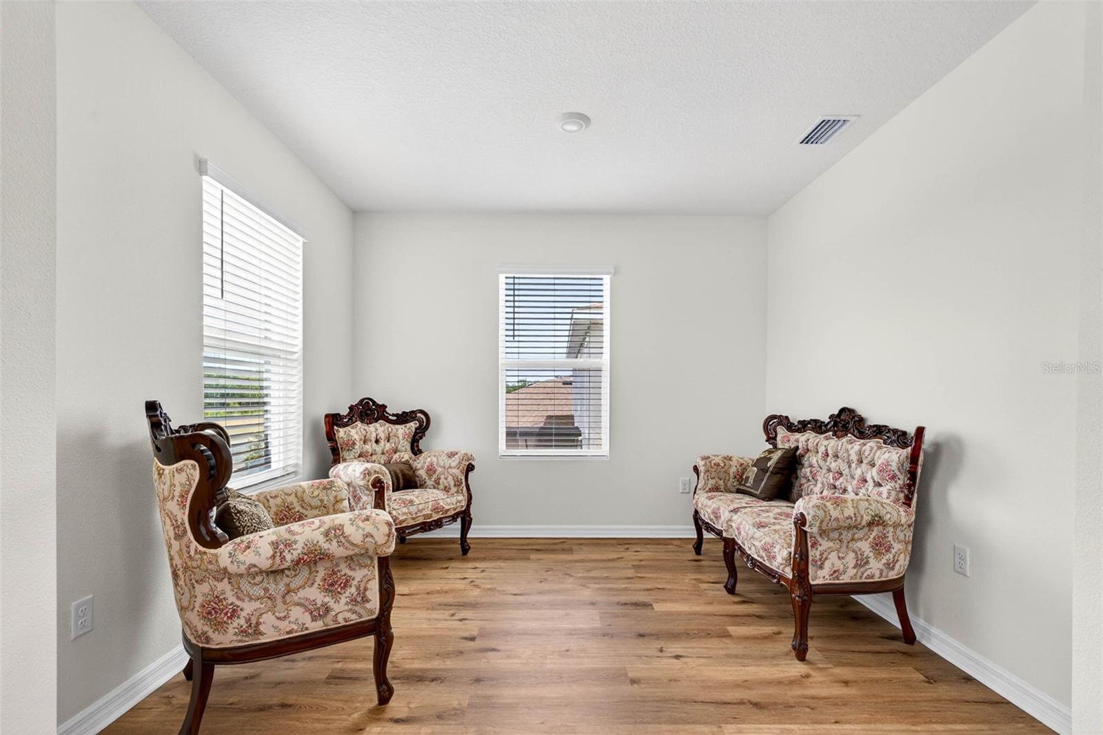 Image 36 of 64 For 16946 Oval Rum Drive