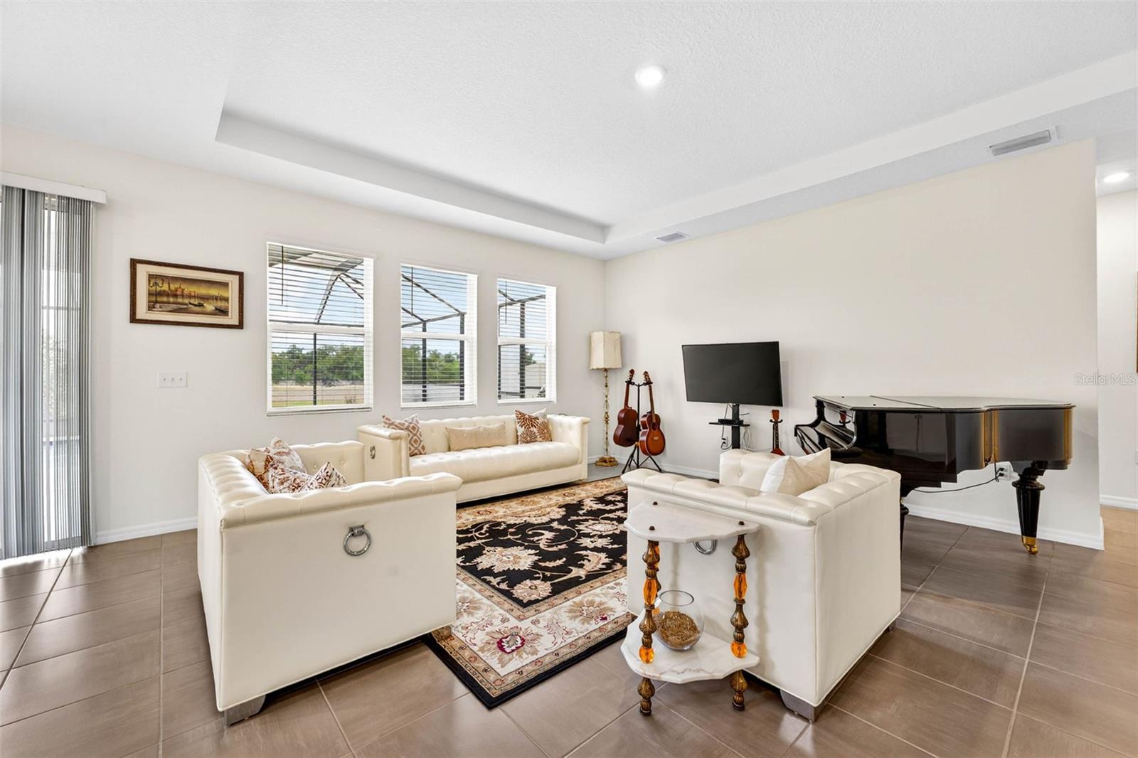 Image 4 of 64 For 16946 Oval Rum Drive