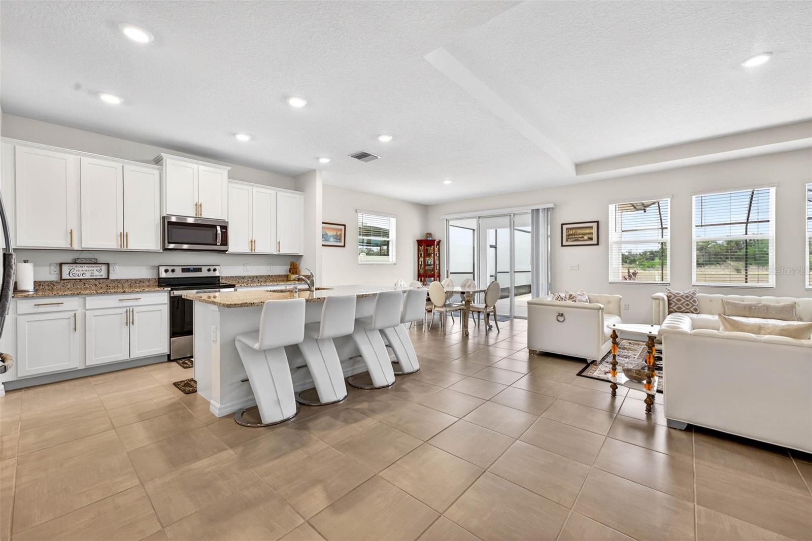 Image 6 of 64 For 16946 Oval Rum Drive