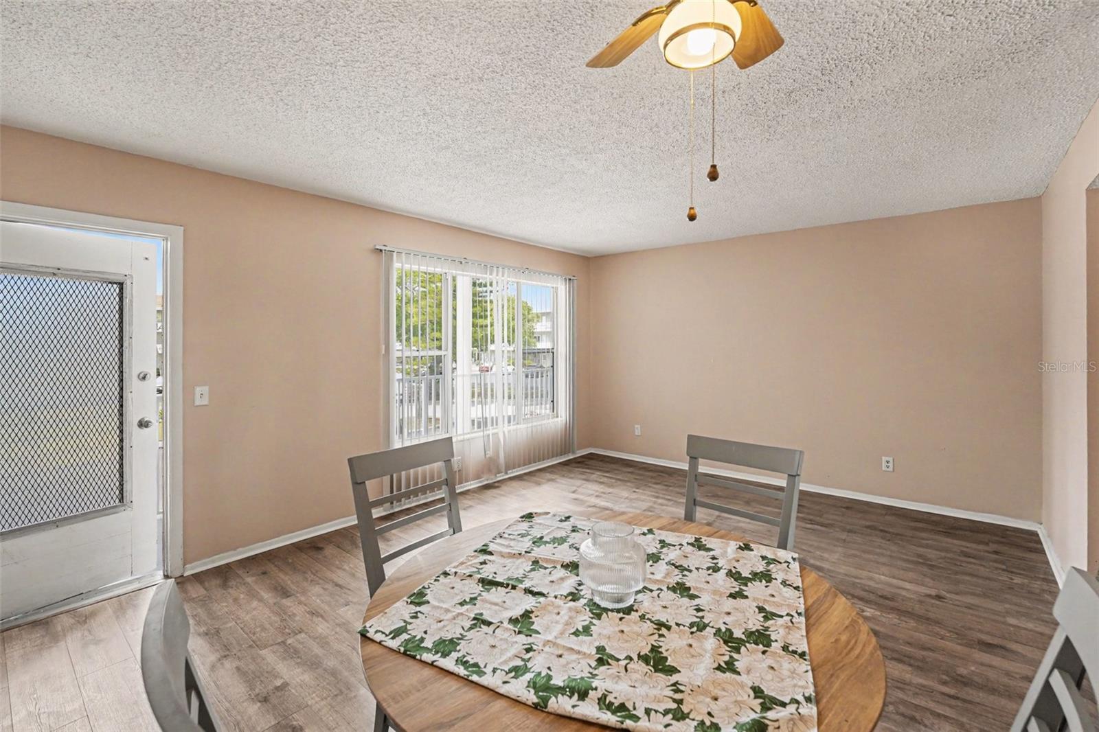 Image 17 of 18 For 2449 Columbia Drive 29