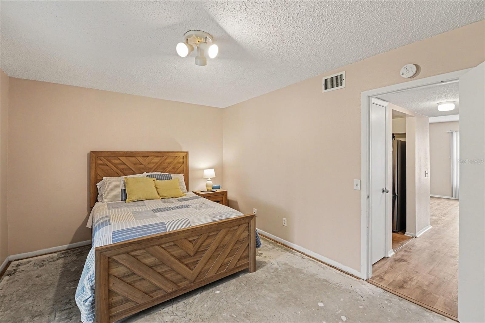 Image 4 of 18 For 2449 Columbia Drive 29