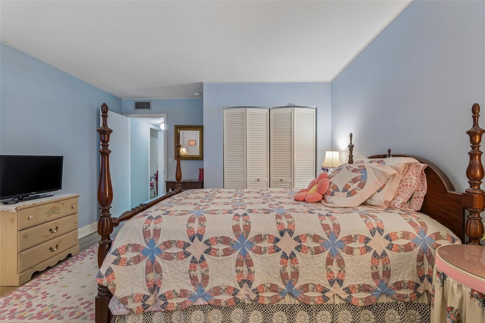 Image 14 of 35 For 200 Glennes Lane 112