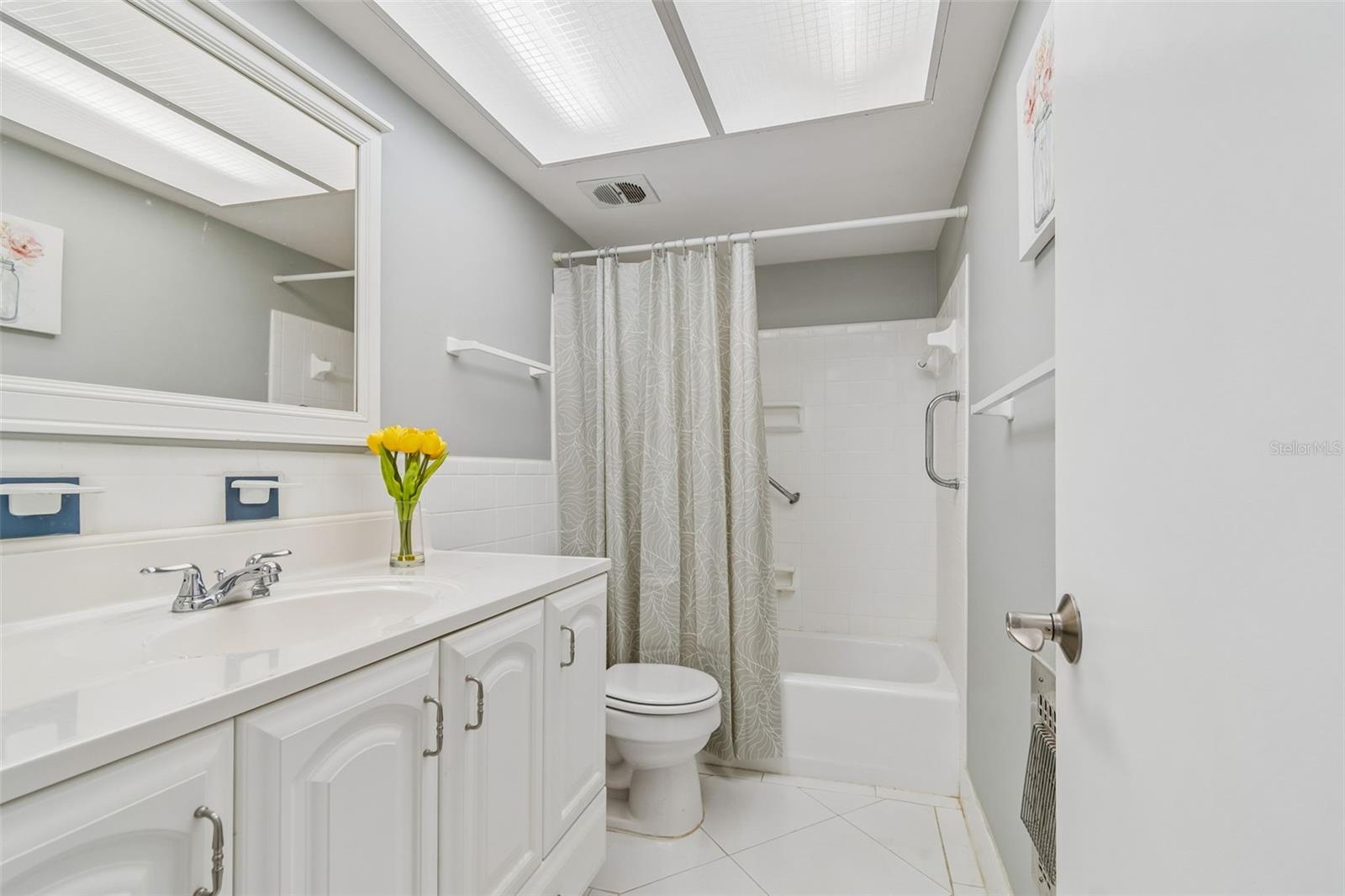 Image 16 of 35 For 200 Glennes Lane 112